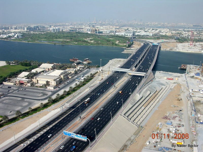 Файл:Dubai Al Garhoud Bridge 2.jpg