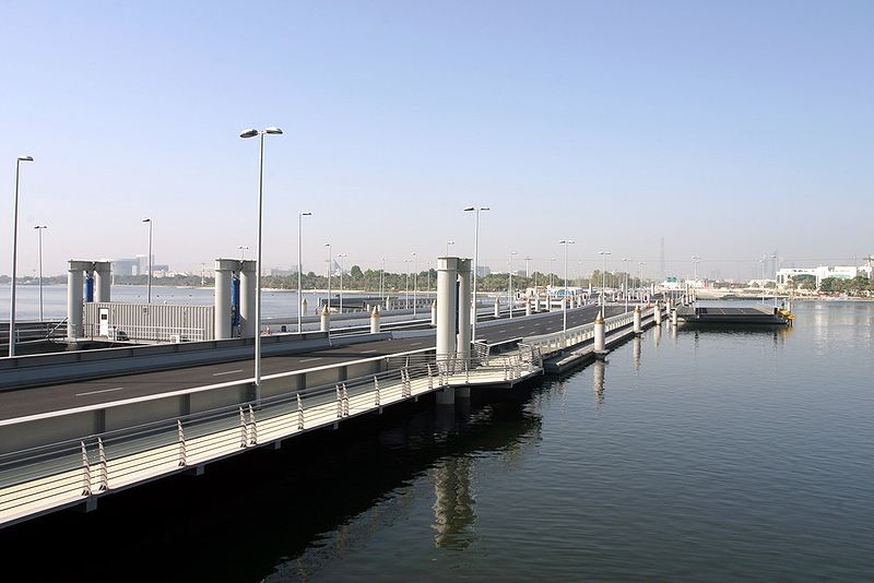 Файл:Dubai Floating Bridge 3.jpg